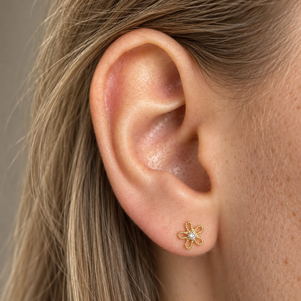 Titanium Labret Decorative Azure Flower with Cubic Zirconia on the Ear